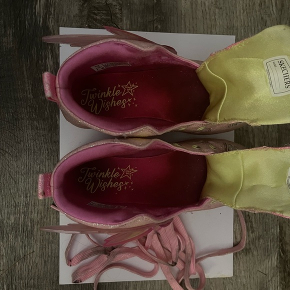 Skechers Twinkle Toes Twi-Lites 2.0 Light-Up Shoes - Pink Butterfly, Size 1. 🩷🦋 - Picture 3 of 8
